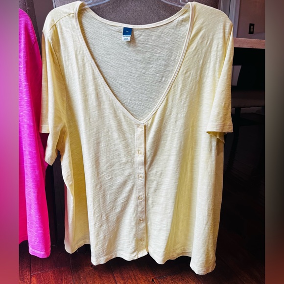 Old Navy cotton button V neck textured shirt, yellow and pink 2X - Picture 4 of 6